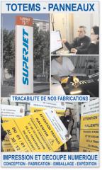 Enseignes et totems publicitaires